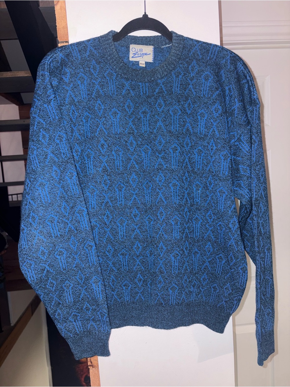 Vintage Club Europe Men’s Blue Geometric Knit Sweater – Medium – Like New